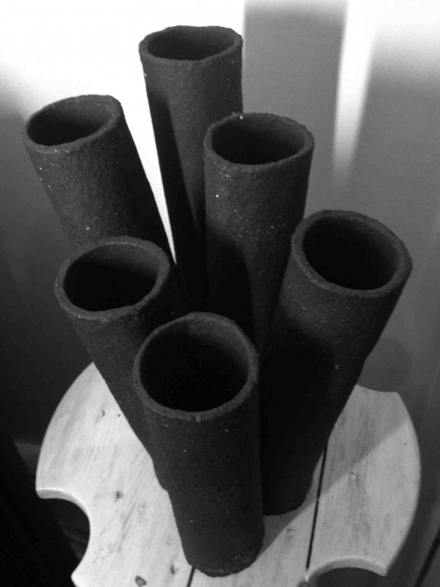 cat-trochu-ceramic-rennes-5-tubes-grès noir-plongeante2